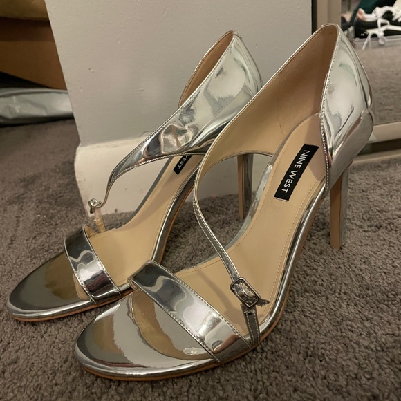 Nine West Silver Strappy Heels - Picture 5 of 8